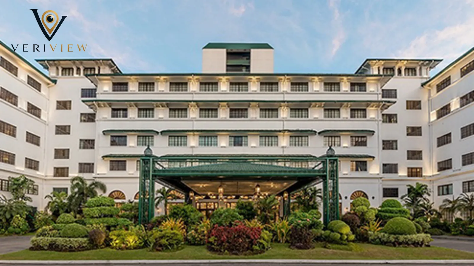 Fasad The Manila Hotel di Rizal Park, Ermita, Manila